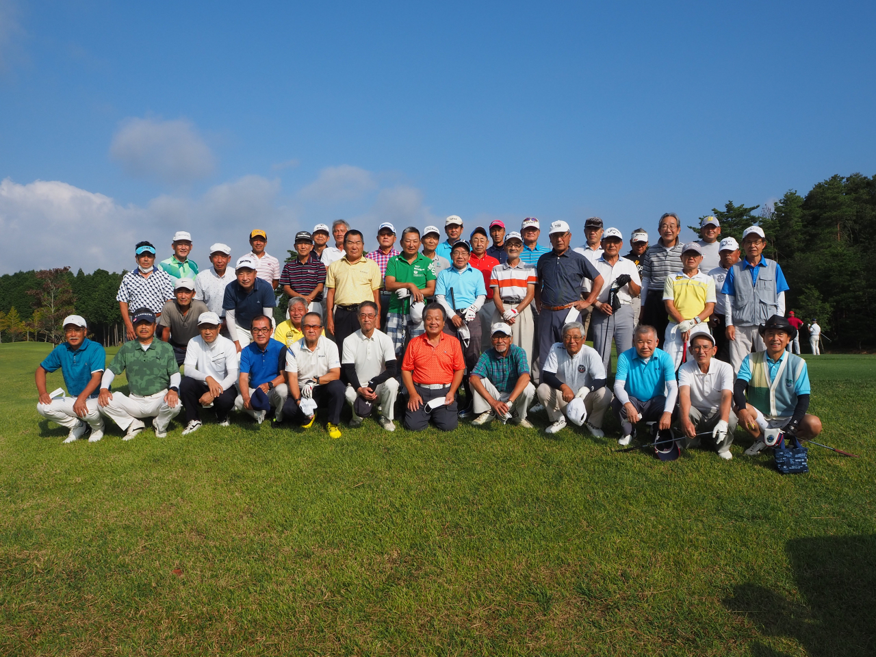 親善ゴルフコンペが開催されました。